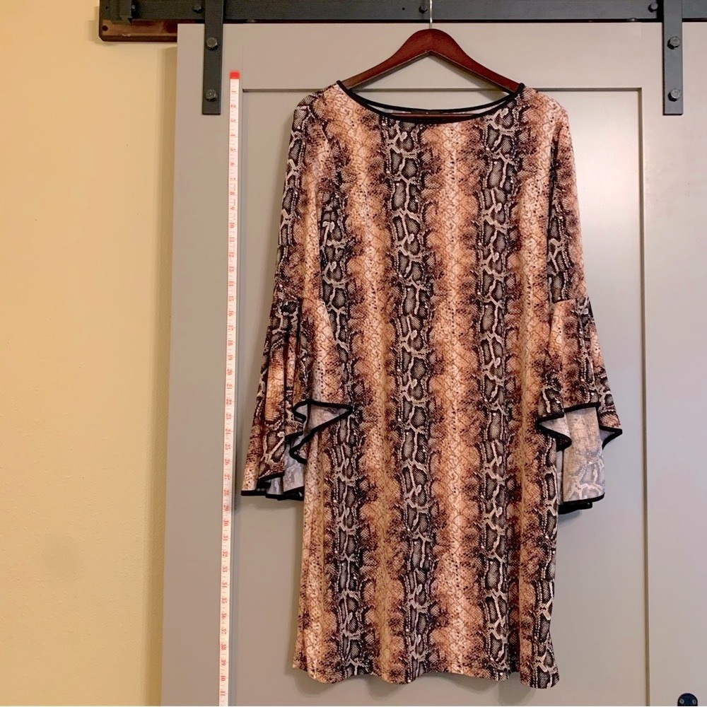 NWT Ronni Nicole Natural Multi- Animal Print Bell Sleeve Dress Women’s Size Med